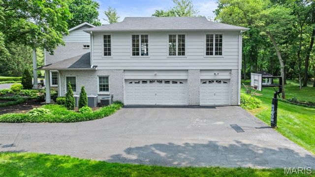 34 Somerset Downs Drive, Ladue, MO 63124