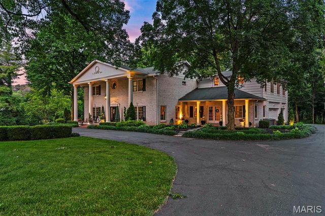 34 Somerset Downs Drive, Ladue, MO 63124