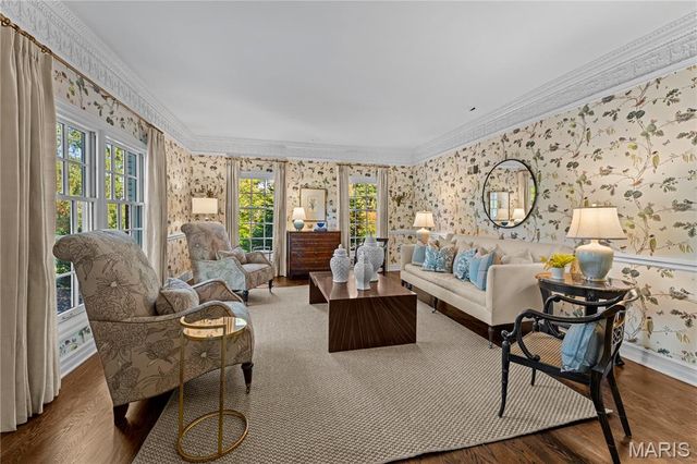 34 Somerset Downs Drive, Ladue, MO 63124