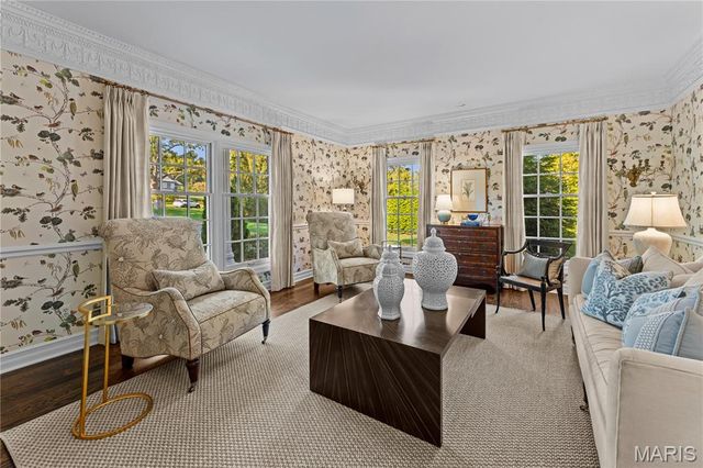 34 Somerset Downs Drive, Ladue, MO 63124