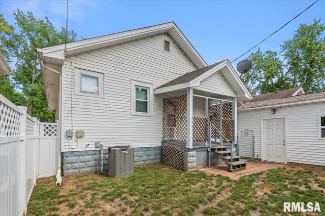 905 S STATE Street, Springfield, IL 62704