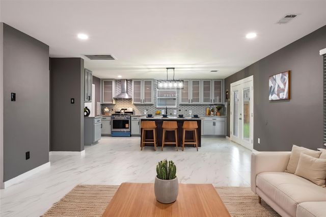 9226 Macmillan Lane, Houston, TX 77083