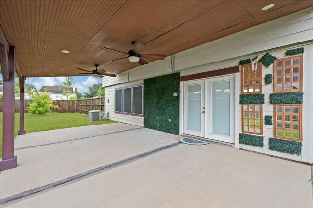 9226 Macmillan Lane, Houston, TX 77083