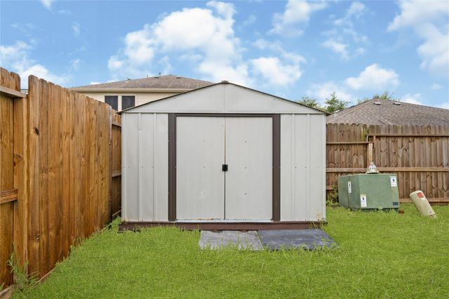 9226 Macmillan Lane, Houston, TX 77083