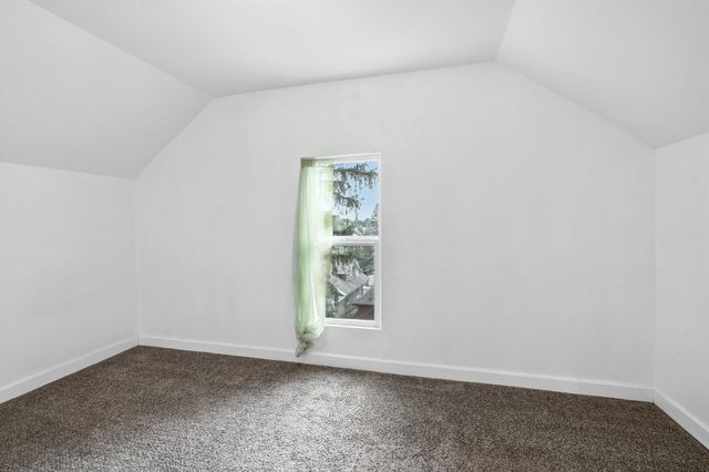 217 S Broadway St, Tekoa, WA 99033