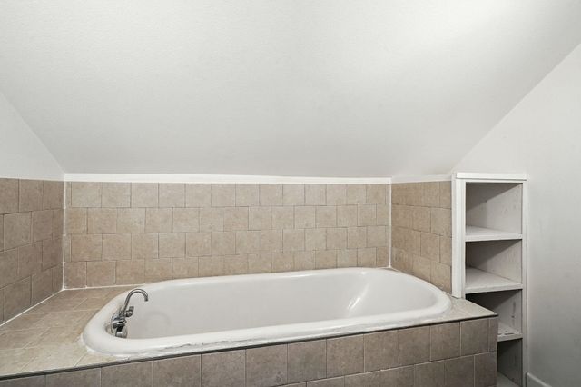 217 S Broadway St, Tekoa, WA 99033