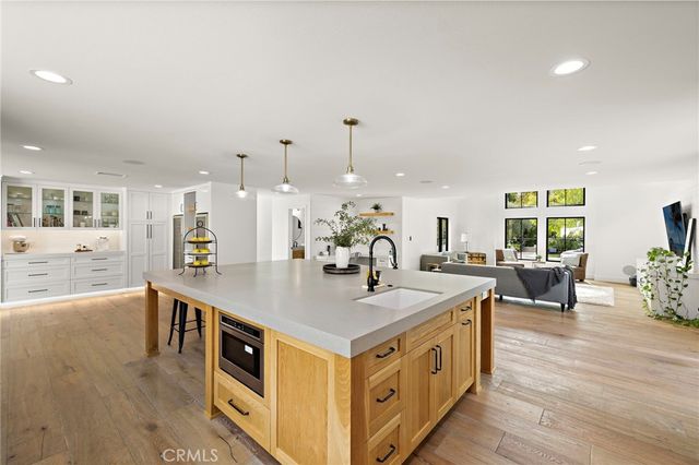 27562 Lost Trail Drive, Laguna Hills, CA 92653