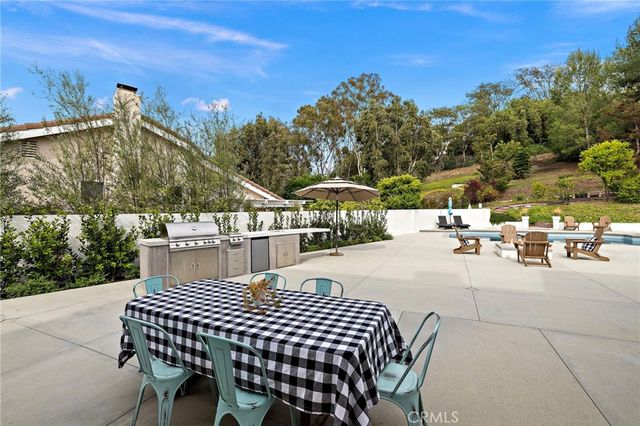 27562 Lost Trail Drive, Laguna Hills, CA 92653