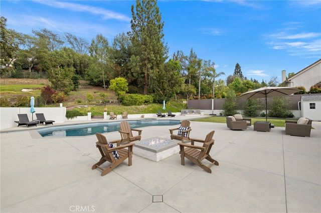 27562 Lost Trail Drive, Laguna Hills, CA 92653
