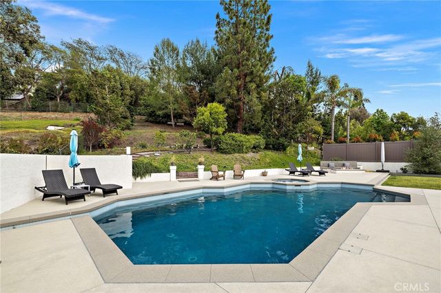 27562 Lost Trail Drive, Laguna Hills, CA 92653