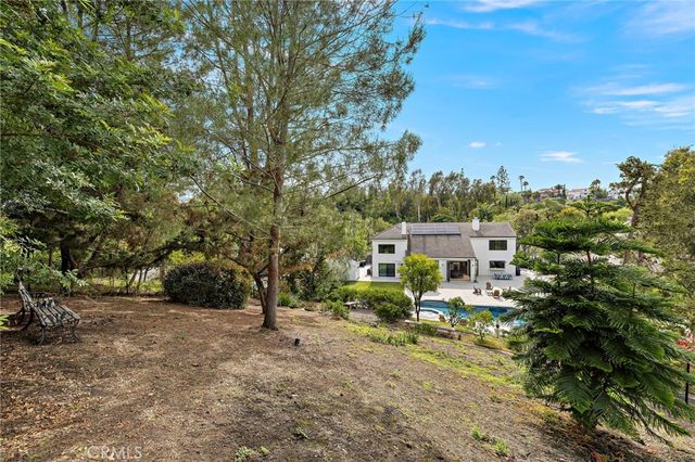 27562 Lost Trail Drive, Laguna Hills, CA 92653