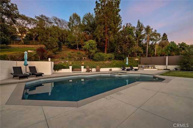 27562 Lost Trail Drive, Laguna Hills, CA 92653