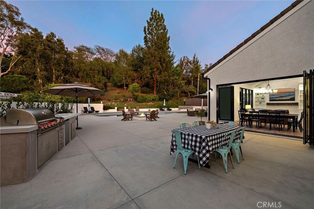 27562 Lost Trail Drive, Laguna Hills, CA 92653