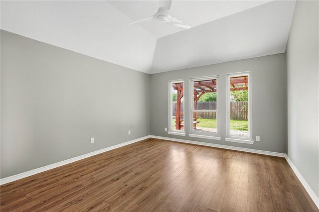 1700 Kingsgate Drive, Bryan, TX 77807