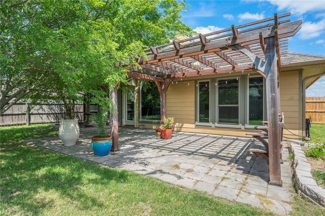 1700 Kingsgate Drive, Bryan, TX 77807