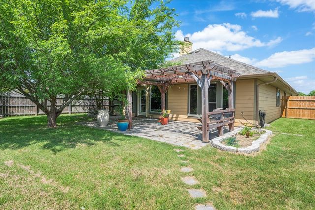 1700 Kingsgate Drive, Bryan, TX 77807