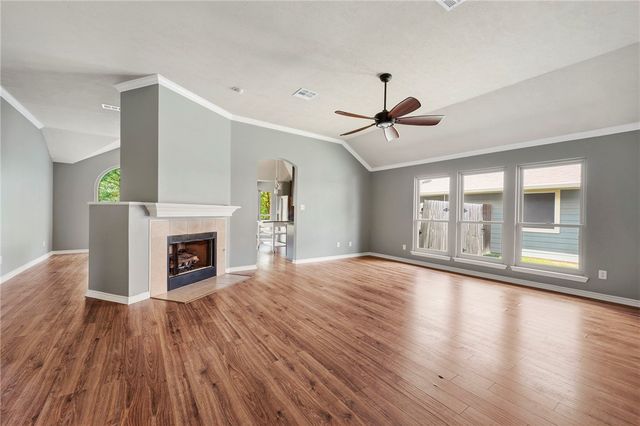 1700 Kingsgate Drive, Bryan, TX 77807