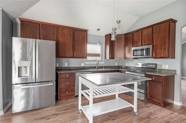 1700 Kingsgate Drive, Bryan, TX 77807