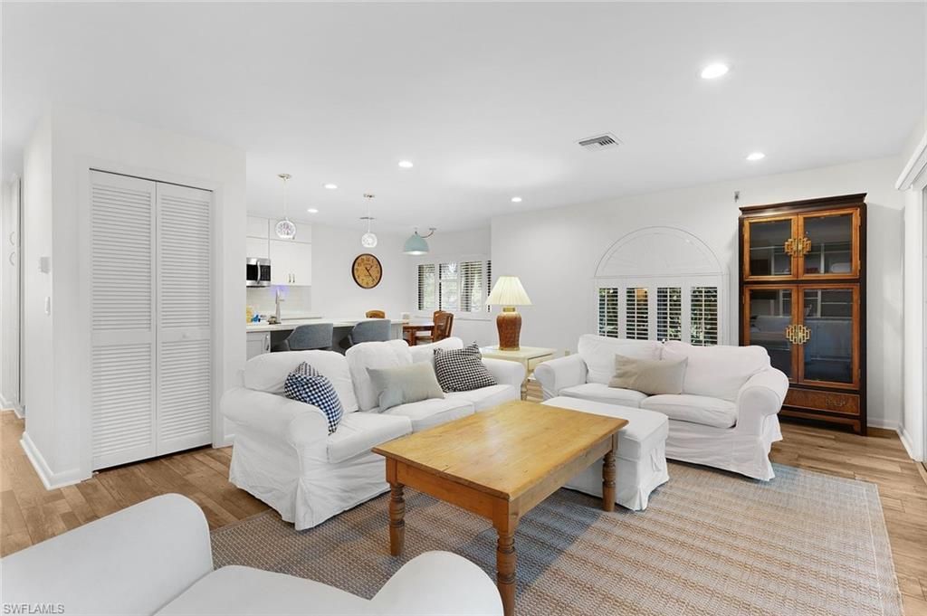 3360 10th ST N 1210, NAPLES, FL 34103 — photo 4