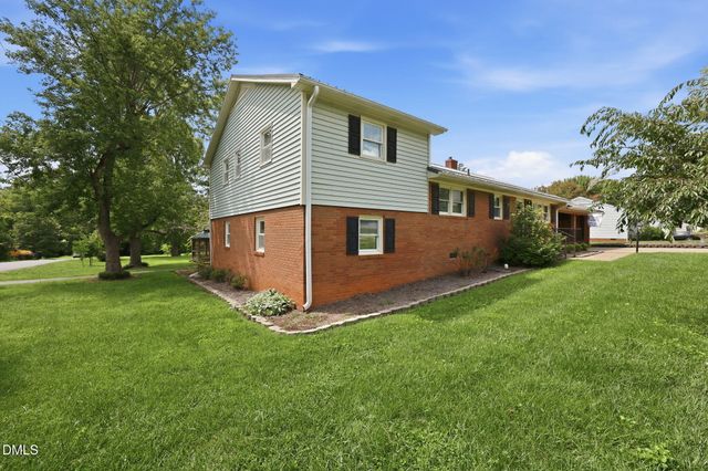 401 N 9th Street, Mebane, NC 27302