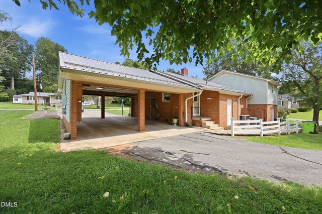 401 N 9th Street, Mebane, NC 27302