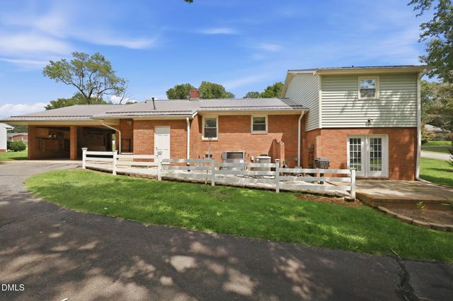 401 N 9th Street, Mebane, NC 27302