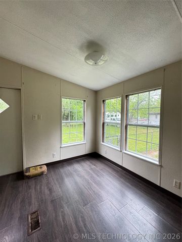 503 Godfrey, Colbert, OK 74733