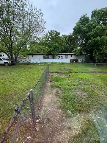 503 Godfrey, Colbert, OK 74733