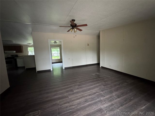 503 Godfrey, Colbert, OK 74733