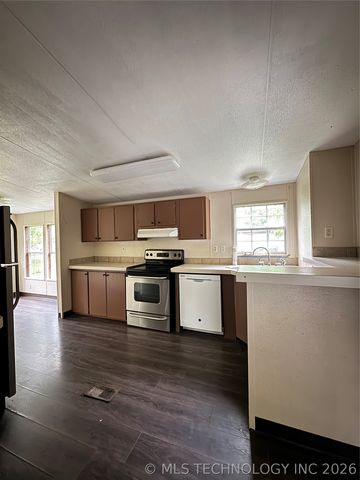 503 Godfrey, Colbert, OK 74733