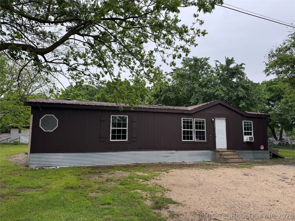 503 Godfrey, Colbert, OK 74733