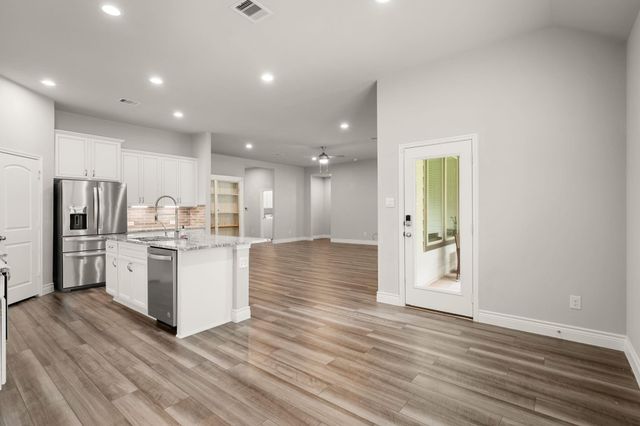 31214 Raleigh Creek Drive, Tomball, TX 77375