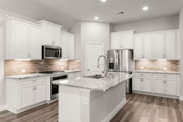 31214 Raleigh Creek Drive, Tomball, TX 77375