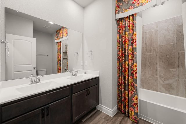 31214 Raleigh Creek Drive, Tomball, TX 77375
