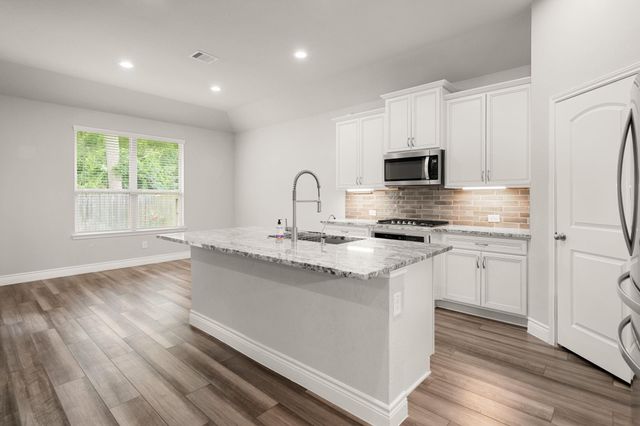 31214 Raleigh Creek Drive, Tomball, TX 77375