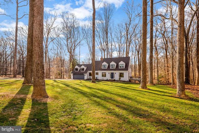 9982 BLACKBERRY LN, Great Falls, VA 22066