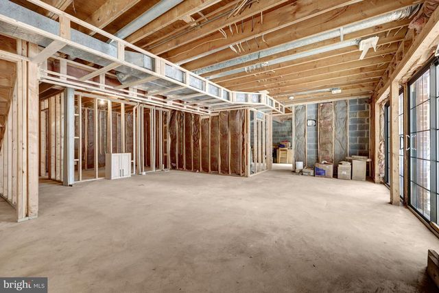 9982 BLACKBERRY LN, Great Falls, VA 22066