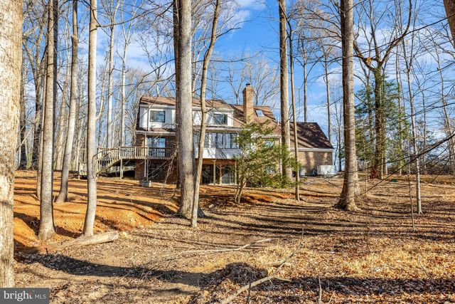 9982 BLACKBERRY LN, Great Falls, VA 22066