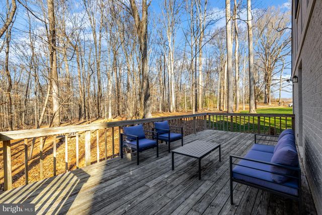 9982 BLACKBERRY LN, Great Falls, VA 22066