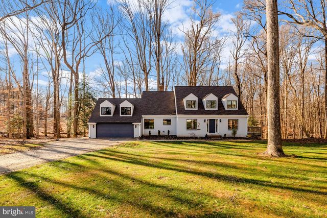 9982 BLACKBERRY LN, Great Falls, VA 22066