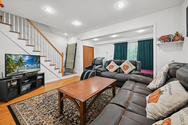 13 Herbert Avenue, Port Washington, NY 11050