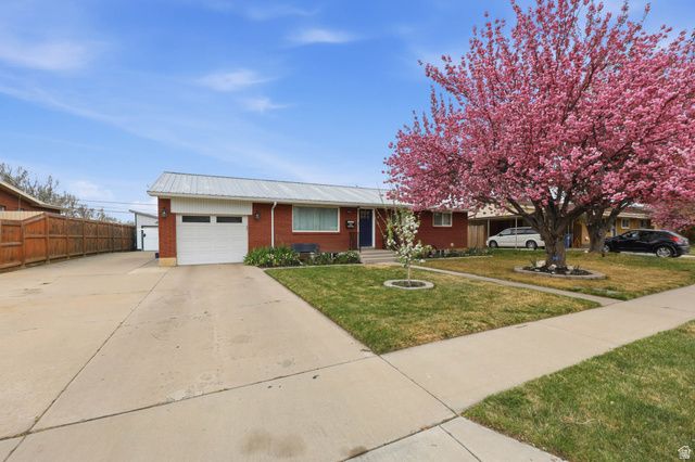 955 E FLONETTE AVE, Spanish Fork, UT 84660