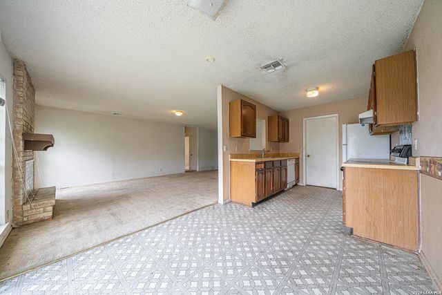 7677 Tarrasa, San Antonio, TX 78239