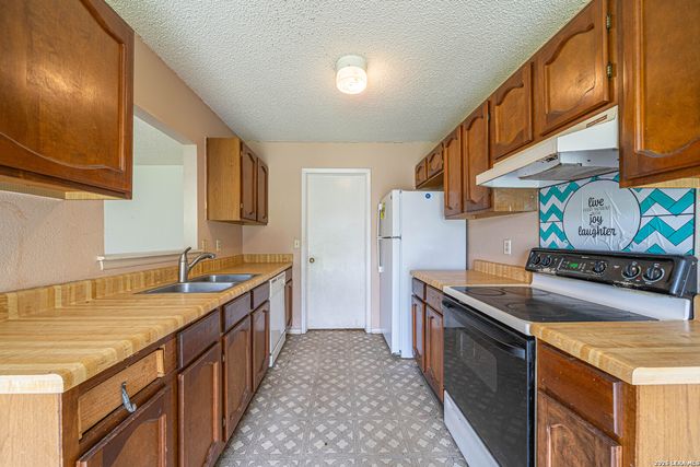 7677 Tarrasa, San Antonio, TX 78239