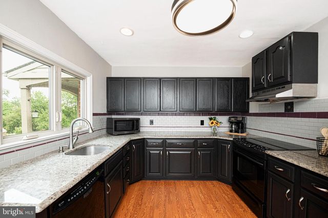 425 W BALTIMORE PIKE, West Grove, PA 19390
