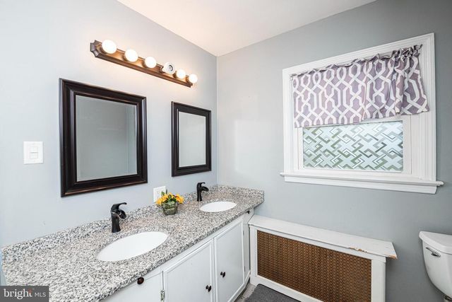 425 W BALTIMORE PIKE, West Grove, PA 19390