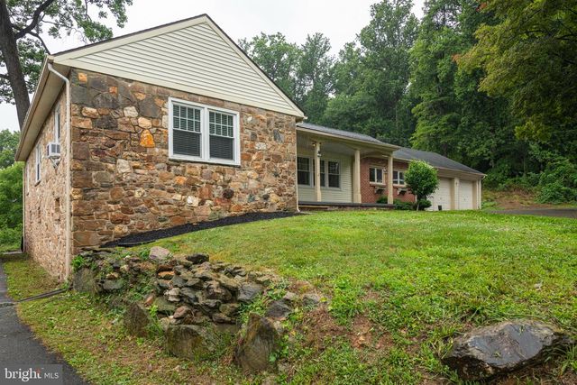 425 W BALTIMORE PIKE, West Grove, PA 19390