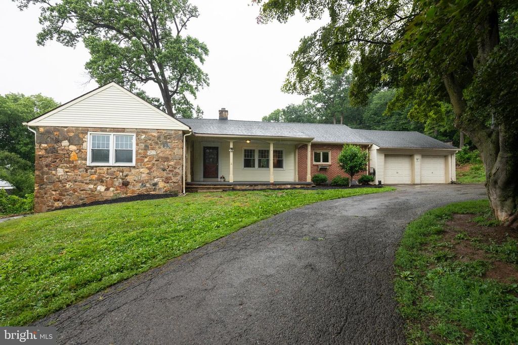 425 W BALTIMORE PIKE, West Grove, PA 19390