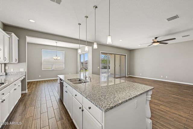 9267 W DENTON Lane, Glendale, AZ 85305