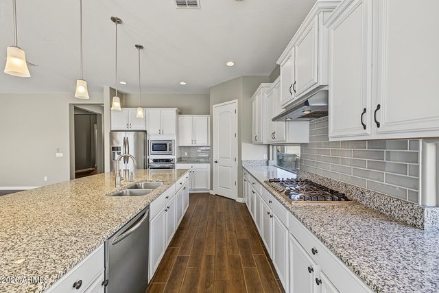 9267 W DENTON Lane, Glendale, AZ 85305